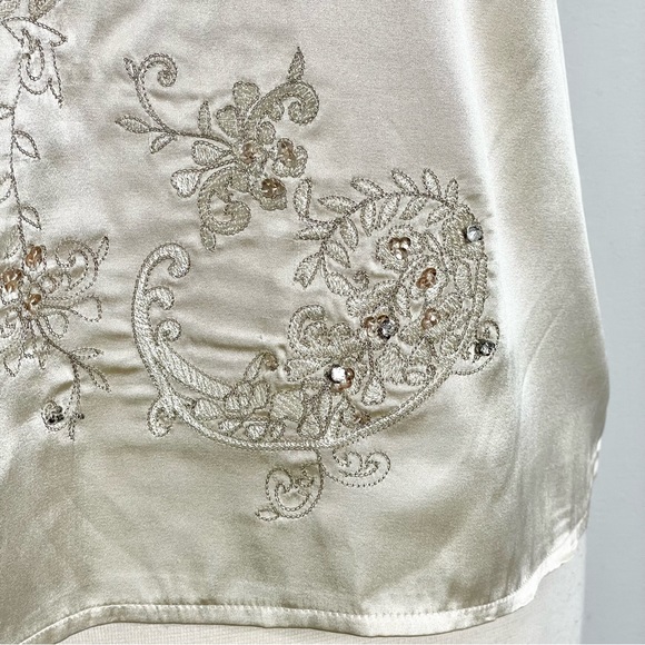 CITY UNLTD. Winter Wonderland Silk Blend Crystal and Sequins Embellished Tank - Picture 5 of 9